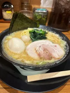 横浜家系ラーメン春吉家 天神三丁目店