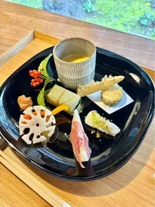 柿の葉寿し本舗