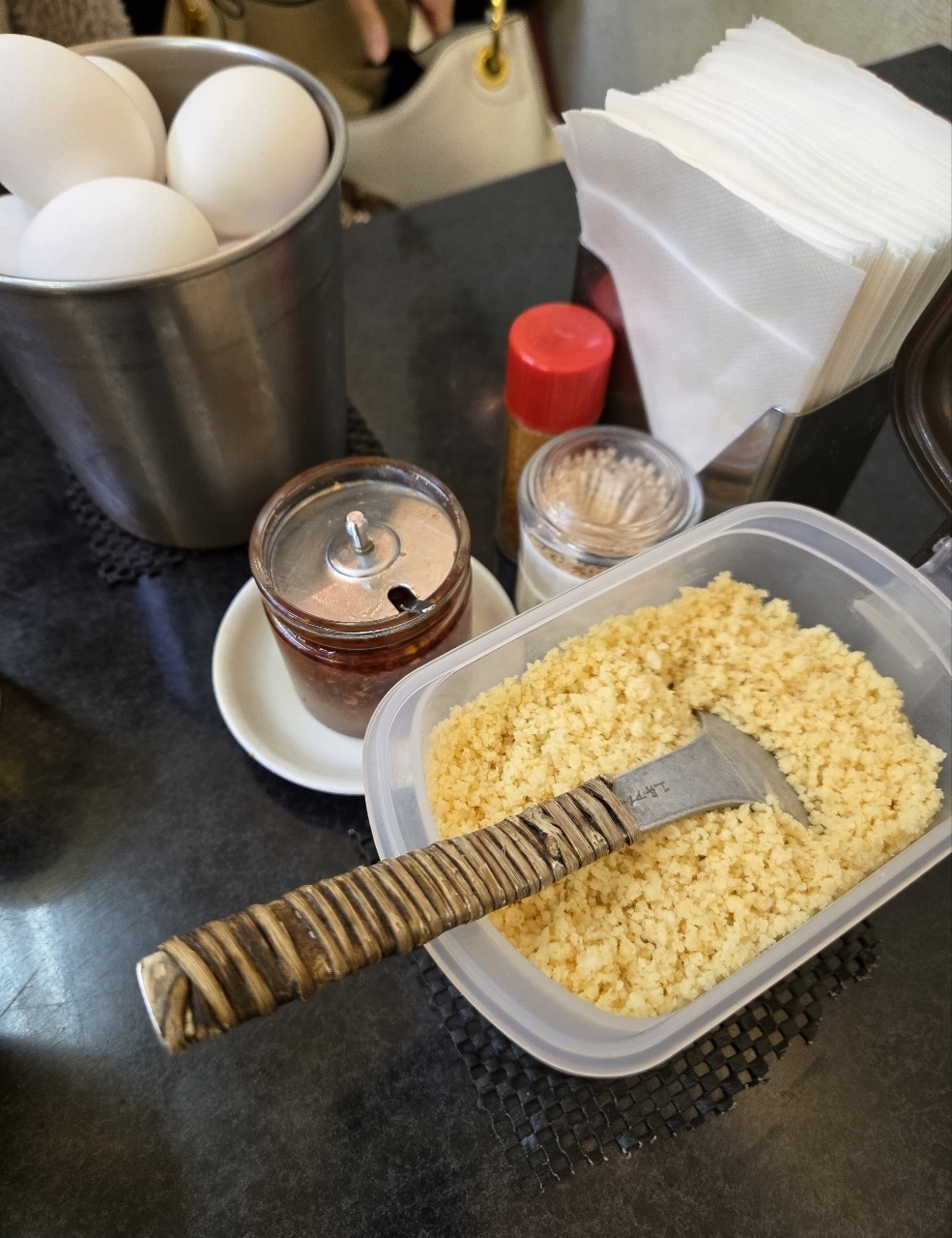 じゅりぽんさんが投稿したなぜ蕎麦にラー油を入れるのか。 新橋店に関する口コミの画像