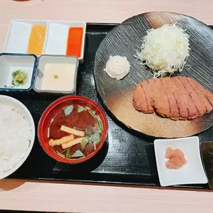 牛かつもと村 三条河原町店