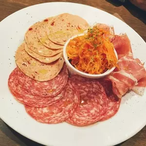洋食とワイン おおつか