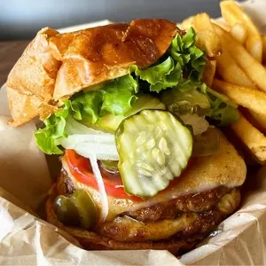 Teddy's Bigger Burgers Waikiki