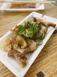 ホルモン 航