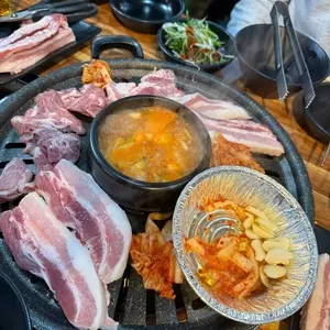 明洞餃子 本店