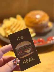 Warren’s Place 2.1 Burgers & Beer（ウォーレンズプレイス 2.1 バーガー＆ビアー）