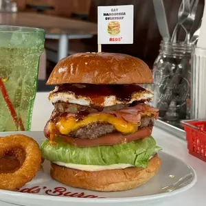 REDS' BURGER DINER