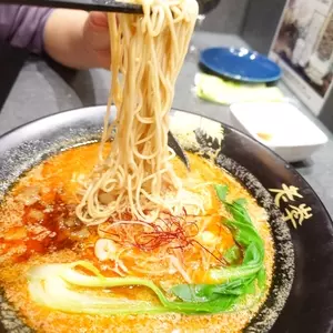 台湾水餃 LAO LEE かもめ市場店（ラオリー）