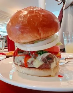 フランクリン・アベニュー（7025 Franklin Avenue）