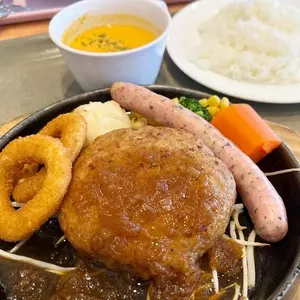カフェ＆ジンギスカン ファームダイナー（カフェ&ジンギスカン FARM DINER）