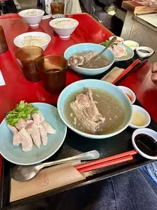 獅天鶏飯