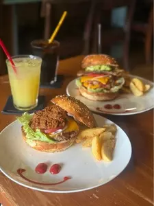 ズートンズ 久茂地店（Zooton's）