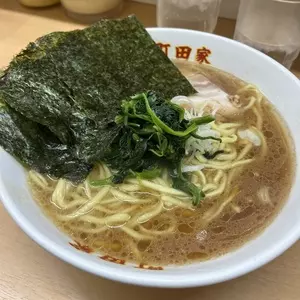 横浜ラーメン 町田家 新宿南口店