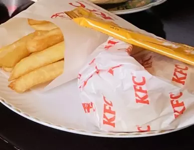 ケンタッキーフライドチキン ララガーデン川口店（KFC）