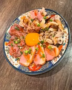 東京大塚のれん街 ブタマミレ