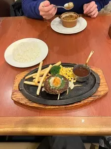 ロイヤルホスト 湊川店