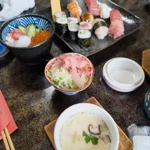 鮨平