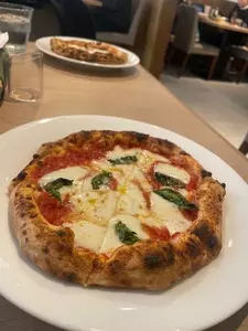 RESTAURANT PIZZA DADA 草薙店（レストラン ピッツァ ダダ）