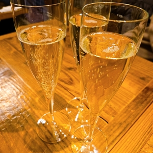WineBar NINONI（ワインバルニノニ）