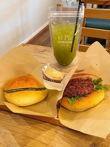 お茶とパンの店 tePle