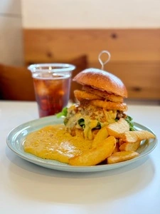 1/3 HAMBURGER FACTORY（サンブンノイチ ハンバーガー ファクトリー）