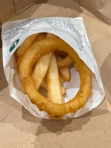 モスバーガー アリオ川口店
