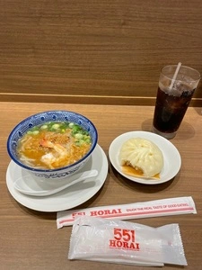 551蓬莱 大阪空港到着ロビー店（ゴーゴーイチホウライ）