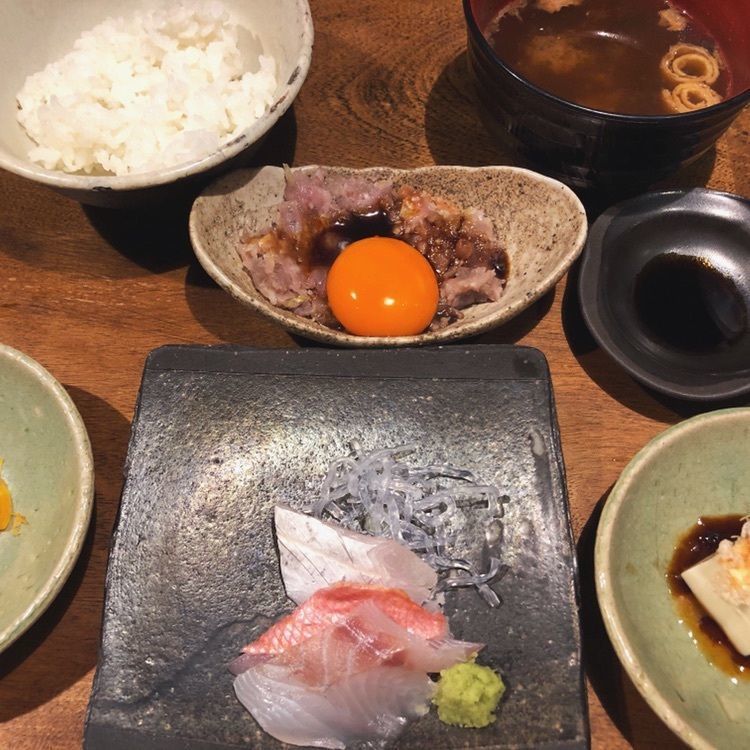 #lunch #gourmet #gaienmae #tokyo #japanese #hihumi #ひふみ #ランチ #外苑前ランチ #表参道ランチ #青山ランチ #グルメ #外苑前グルメ #表参道グルメ #青山グルメ #外苑前 #表参道 #和食 #海鮮丼 #ねぎとろ #グルメ好きな人と繋がりたい #aumo #aumoグルメ #aumoランチ
