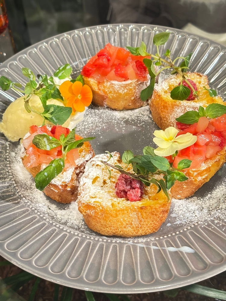 ヒロコロりんさんが投稿した青山フラワーマーケット グリーンハウス 南青山本店（Aoyama Flower Market GREEN HOUSE【旧店名】青山フラワーマーケット ティーハウス）に関する口コミの画像