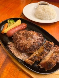 ASIAN DINING MOMO CAVE TOKYO（モモケーブ/モモケイブ【旧店名】ヒマラヤ BBQ ミート ＆ グリル）