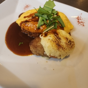 オムライス専門店 エグロン