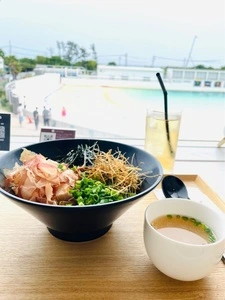 静波サーフスタジアム