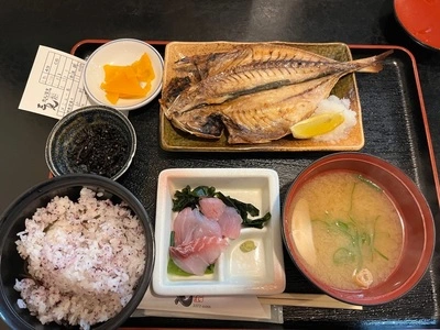 炭火活烹三是 新宿西口店