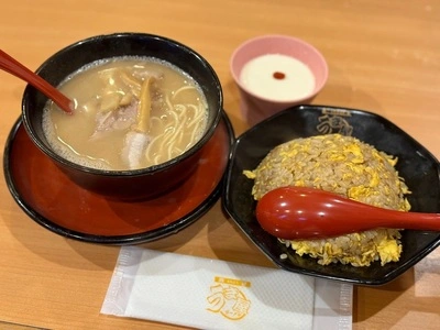 うま屋ラーメン 中川店