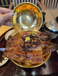 鰻 炭焼 ひつまぶし 美濃金 神田本店
