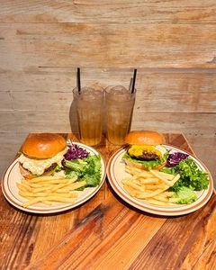 J.S. BURGERS CAFE ルミネ池袋店（ジェイエスバーガーズカフェ）