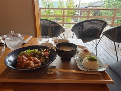 YUZOU CAFE BAR（ユゾウ）