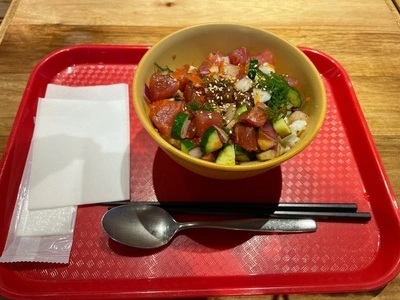 MAGURO MARKET 三井アウトレットパーク横浜ベイサイド店（マグロ マーケット）