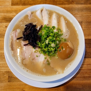 博多ラーメン まっしぐら