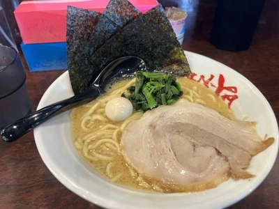 横浜家系ラーメン 吟家 稲毛店