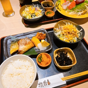 板前バル LIVE FISH MARKET 日比谷グルメゾン店