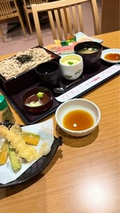 和食レストランとんでん 東大宮店