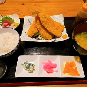 鱗介領 信海 食事処（しんかい）