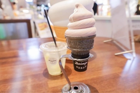 MIYASHITA CAFE +softcream（ミヤシタカフェ）