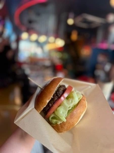 BURGERLION UTSUBO A GOGO（バーガリオン ウツボアゴーゴー）