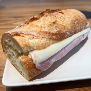 ベーカリー コルネット（BAKERY CORNET）