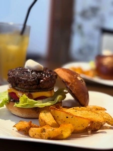 モリズ バーガー（MORI'S BURGER）