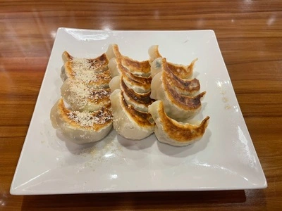 24時間 餃子酒場 伊勢佐木町店