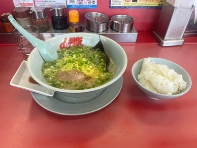 山岡家 成田飯仲店