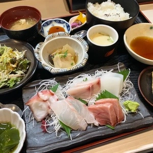 海鮮和食 魚まみれ 仲々 小林店