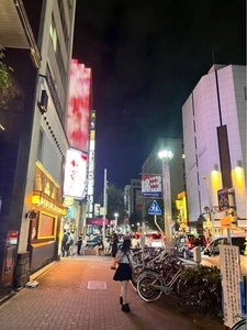 マジックバー　手品師